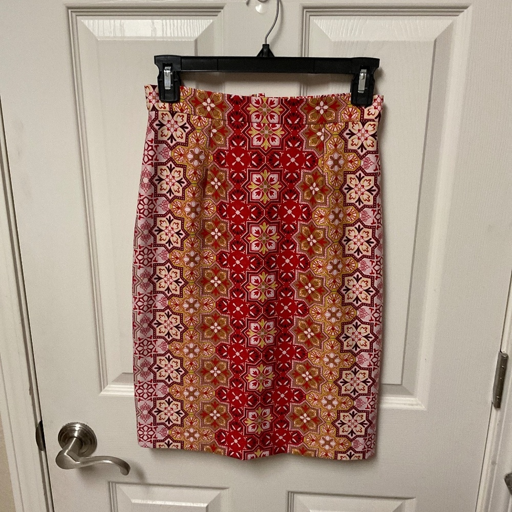 Antonio Melani size 0 skirt.  EUC.  Mosaic type pattern.